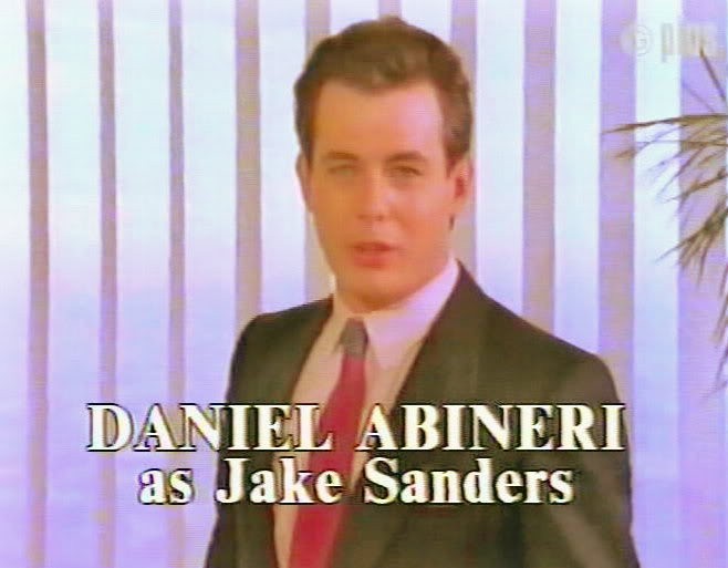 Nam diễn viên Daniel Abineri vai Jake Sanders, trong phim Jake Sanders kết hợp với Jilly Stewart Sanders tạo thành một cặp đôi ăn ý và là chướng ngại chính của Stephanie Harper.